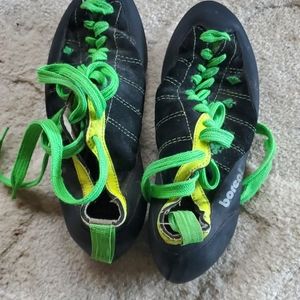 Climbing shoes